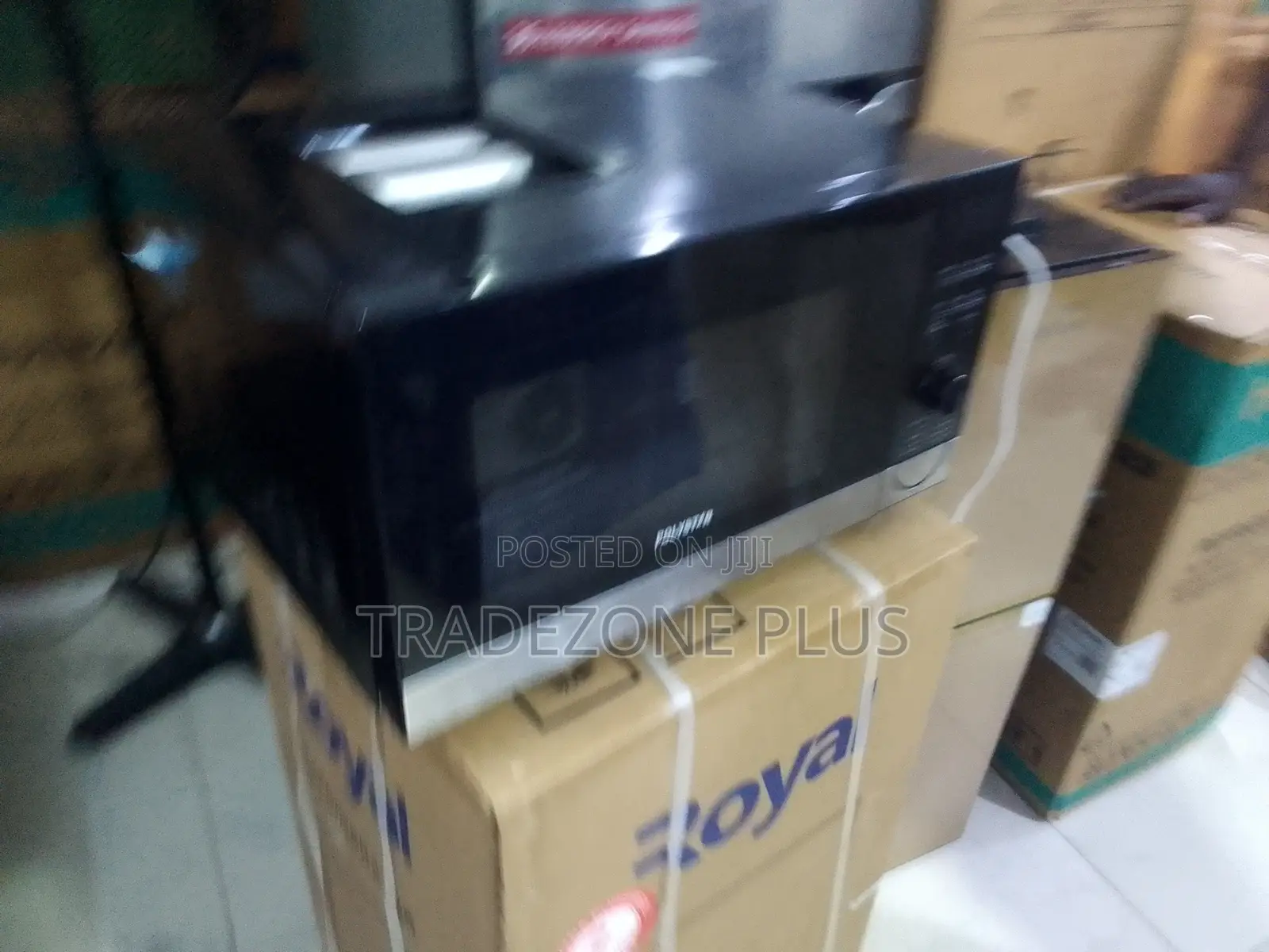 Polystar PV-BD25BBL for Elegant Kitchen Cabinet Installations