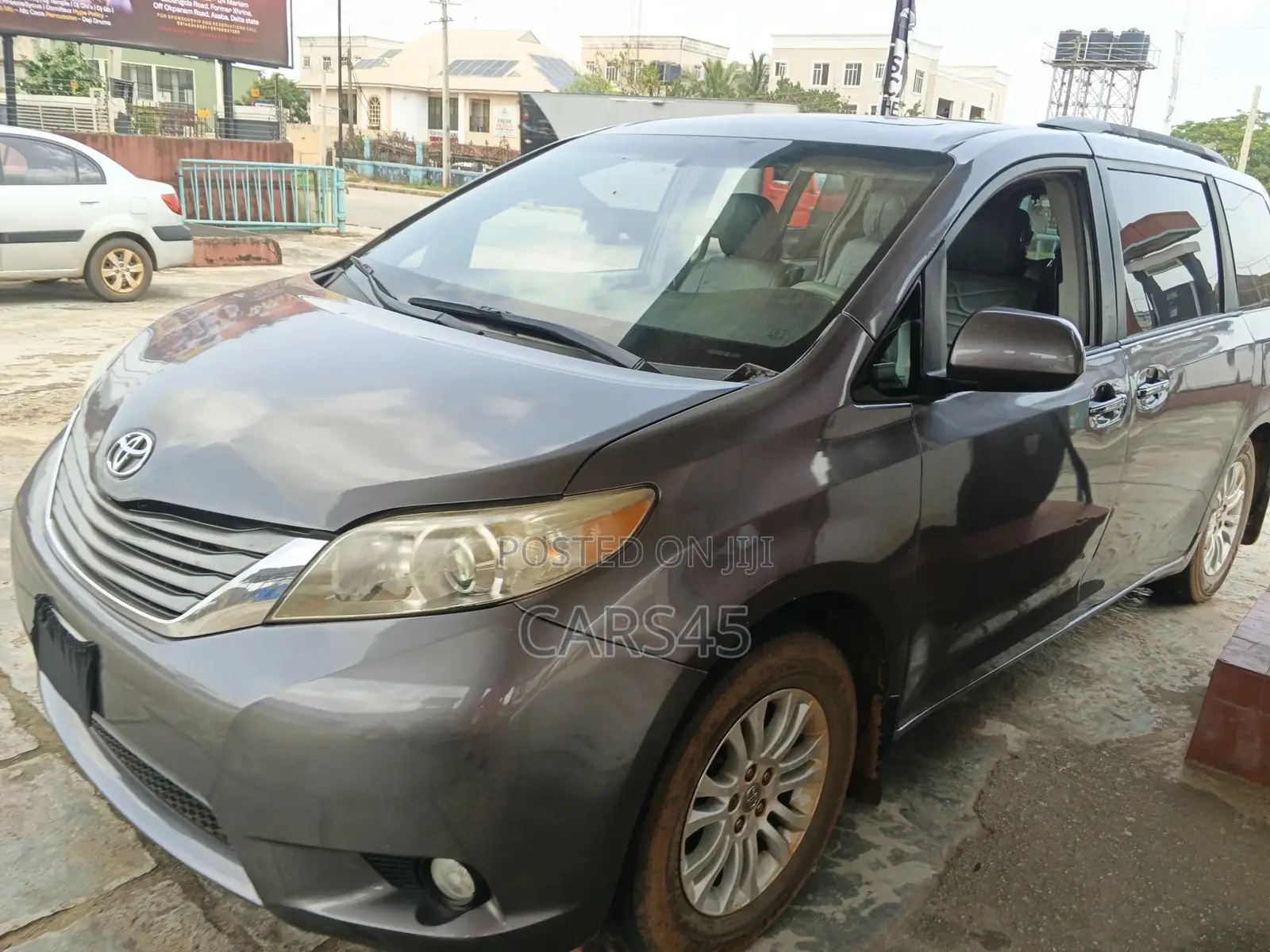 Toyota Sienna 2011 Gray