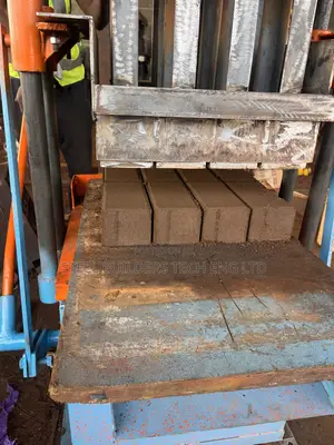 ST4 Paving Stone Machine