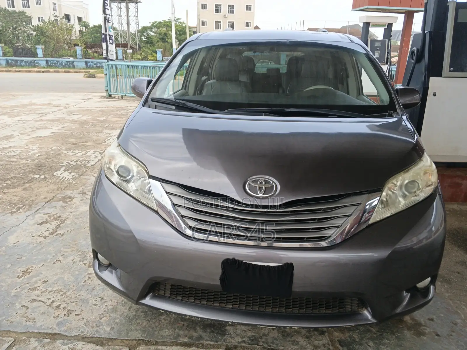 Toyota Sienna 2011 Gray