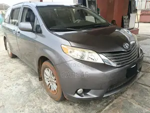 Toyota Sienna 2011 Gray