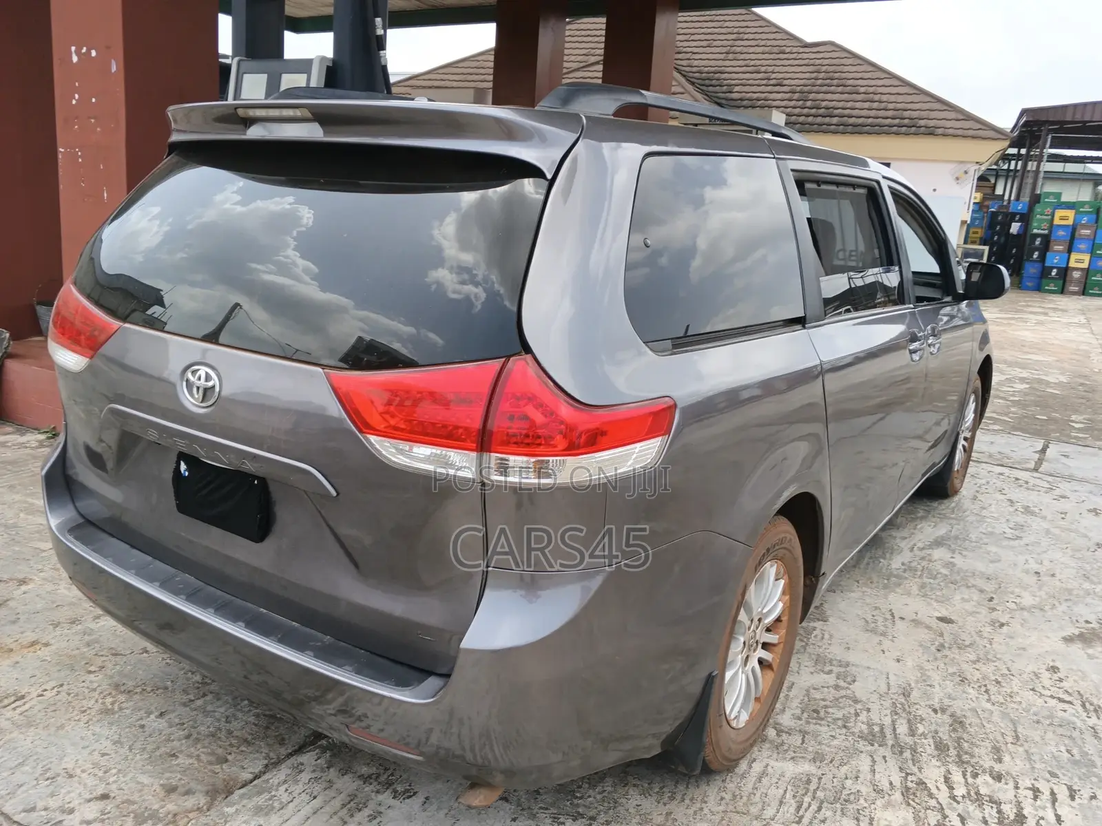 Toyota Sienna 2011 Gray