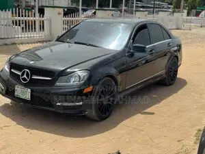 Mercedes-Benz C300 2012 Black