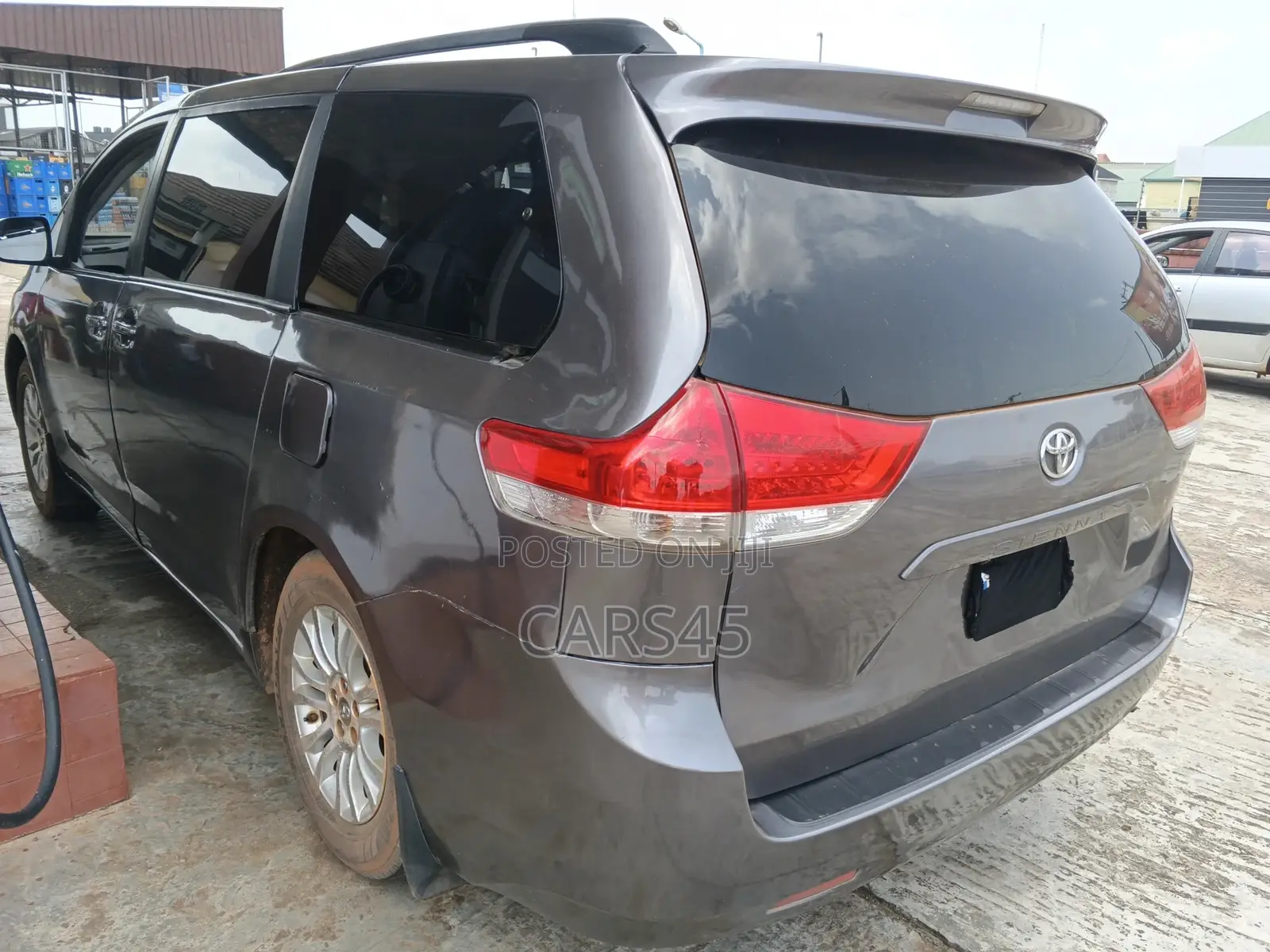 Toyota Sienna 2011 Gray