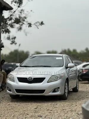 Toyota Corolla LE 4dr Sedan (1.8L 4 cyl 4A) 2009 Silver