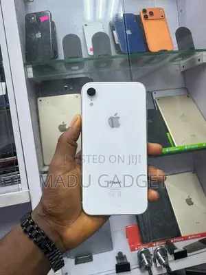 Apple iPhone XR 64 GB White