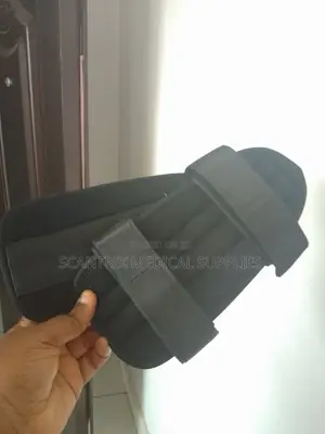 Adjustable Ankle Stabilizing Strap for Joint Protection