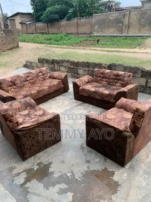 A Set of Living Room Furniture Sets. 3 Sitter, Double Sitter and 2 Sin