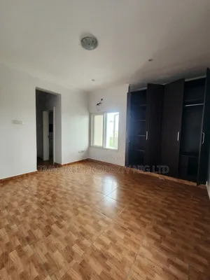 3bdrm Apartment in Osapa london for rent