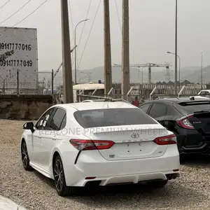 Toyota Camry 2019 White