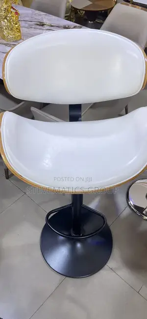 Classic Foreign Bar Stool