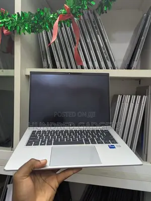 Laptop HP EliteBook 840 G10 16GB Intel Core i7 SSD 256GB