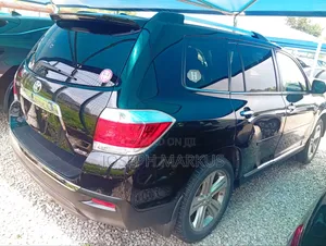 Toyota Highlander Limited 3.5l 4WD 2013 Black