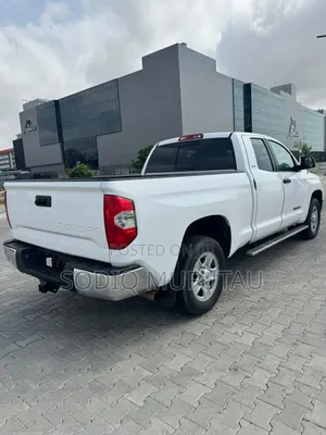 Toyota Tundra 2019 White