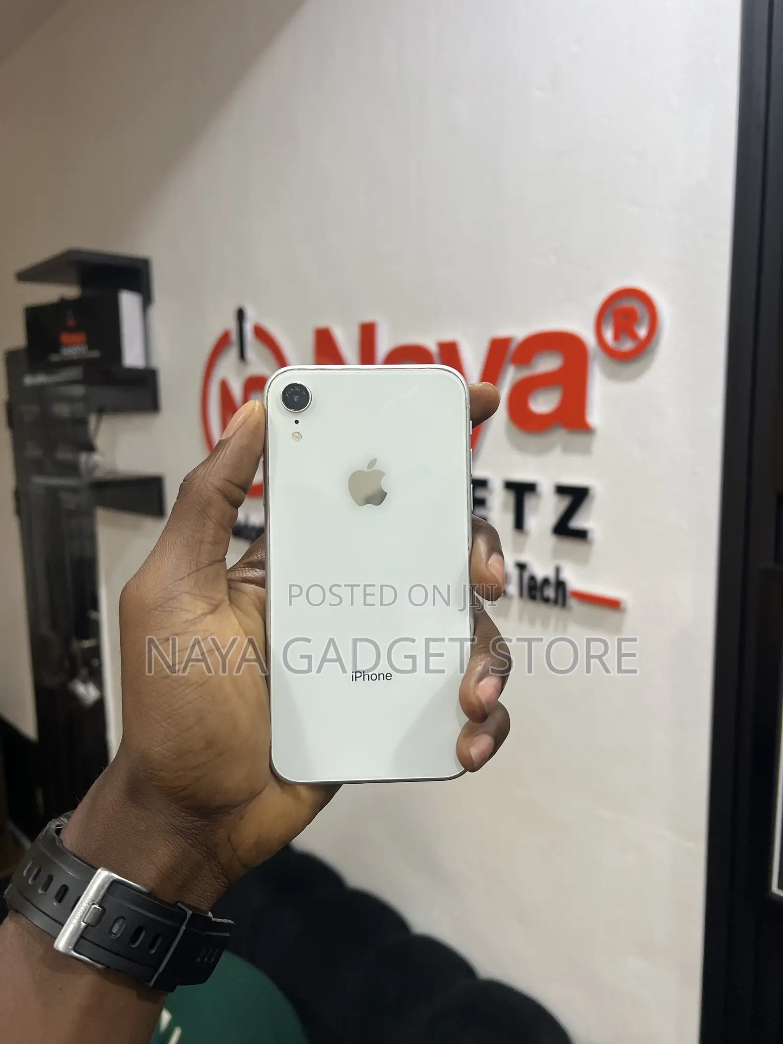 Apple iPhone XR 64 GB White