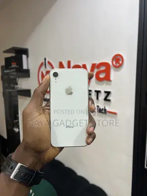 Apple iPhone XR 64 GB White