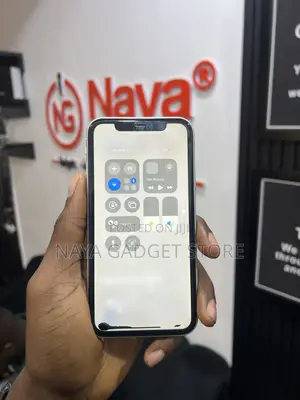 Apple iPhone XR 64 GB White