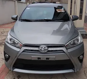 Toyota Yaris L Hatchback 3dr 2014 Silver