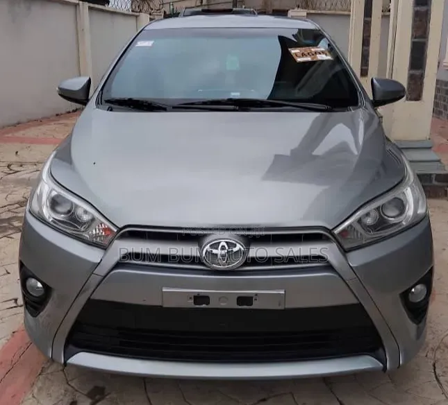 Toyota Yaris L Hatchback 3dr 2014 Silver