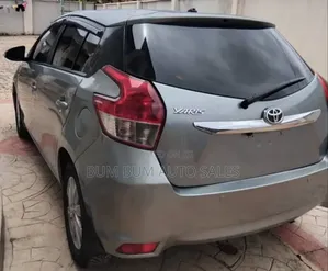 Toyota Yaris L Hatchback 3dr 2014 Silver