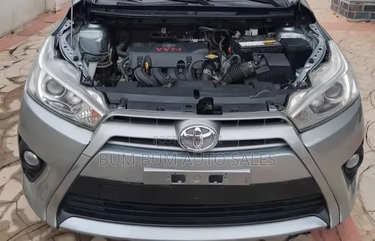 Toyota Yaris L Hatchback 3dr 2014 Silver