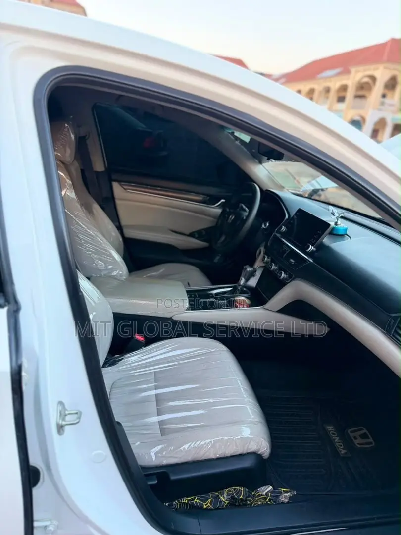 Honda Accord 2018 White