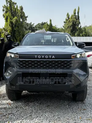 New Toyota Hilux Active (Hybrid) 2026 Gray