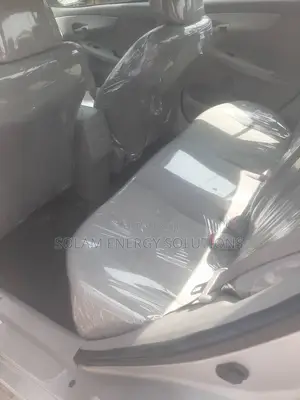 Toyota Corolla 2010 Silver