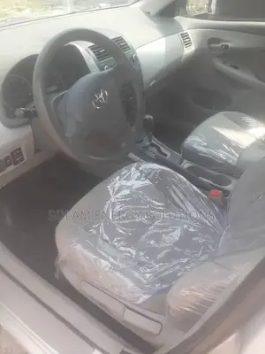 Toyota Corolla 2010 Silver