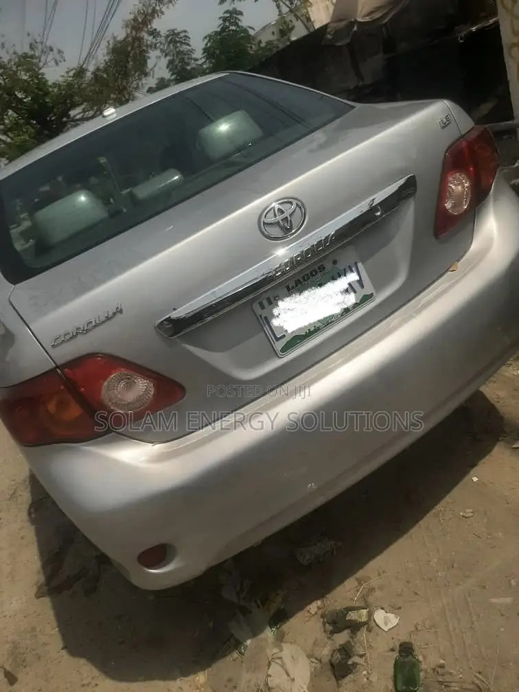 Toyota Corolla 2010 Silver