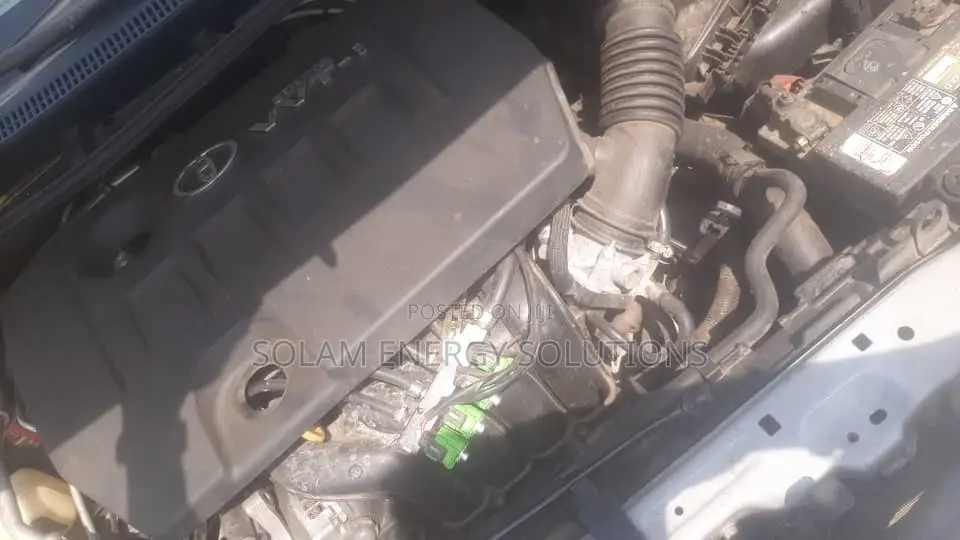 Toyota Corolla 2010 Silver