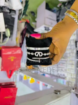 Stylish Fashion Bangles for Women | Elegant Gold & Silver Bracelets