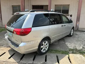 Toyota Sienna 2008 Silver