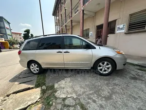 Toyota Sienna 2008 Silver