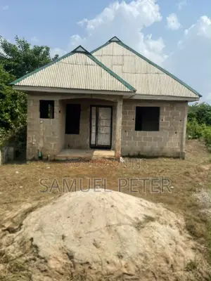 4bdrm Apartment in Agbowa for sale