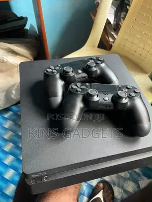 Used Play Station 4 2pad With 10games