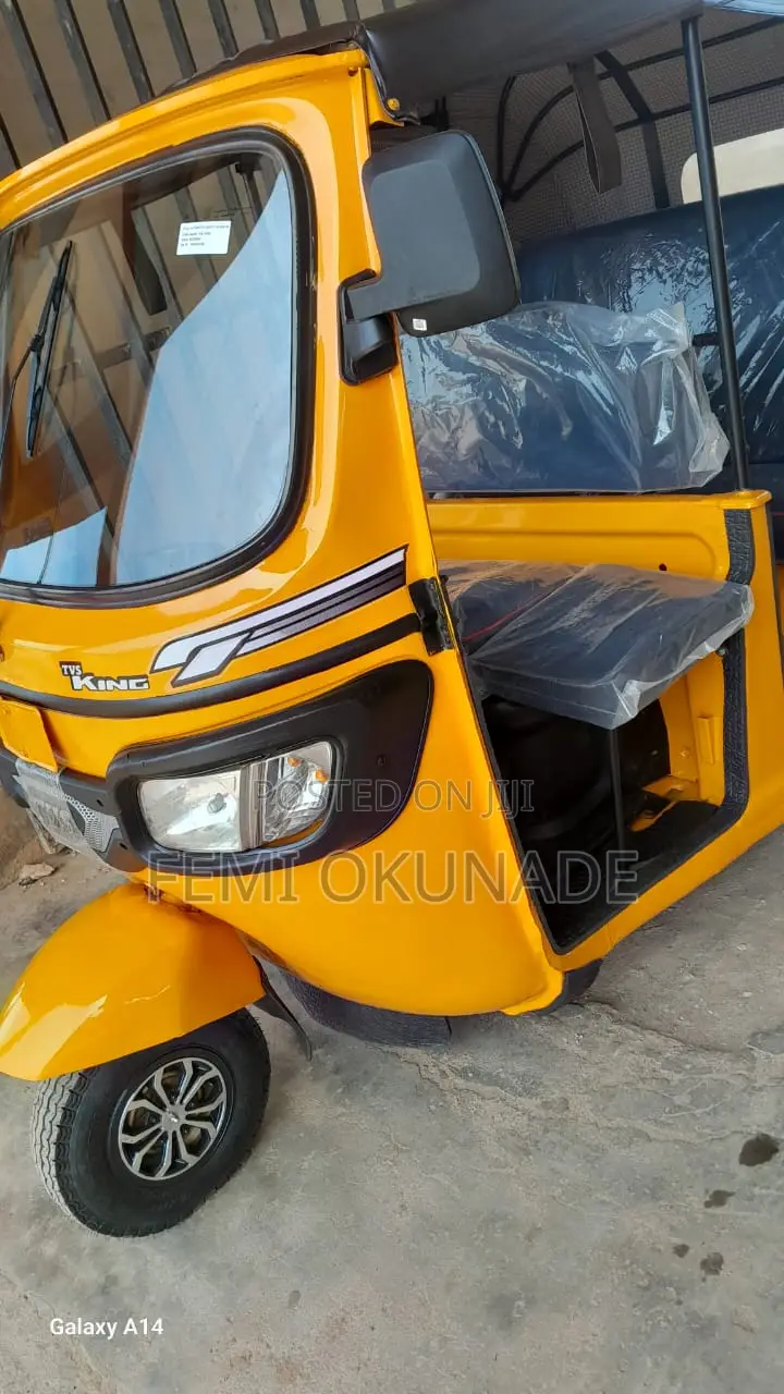 TVS King Deluxe Plus iTouch Start 2023 Yellow