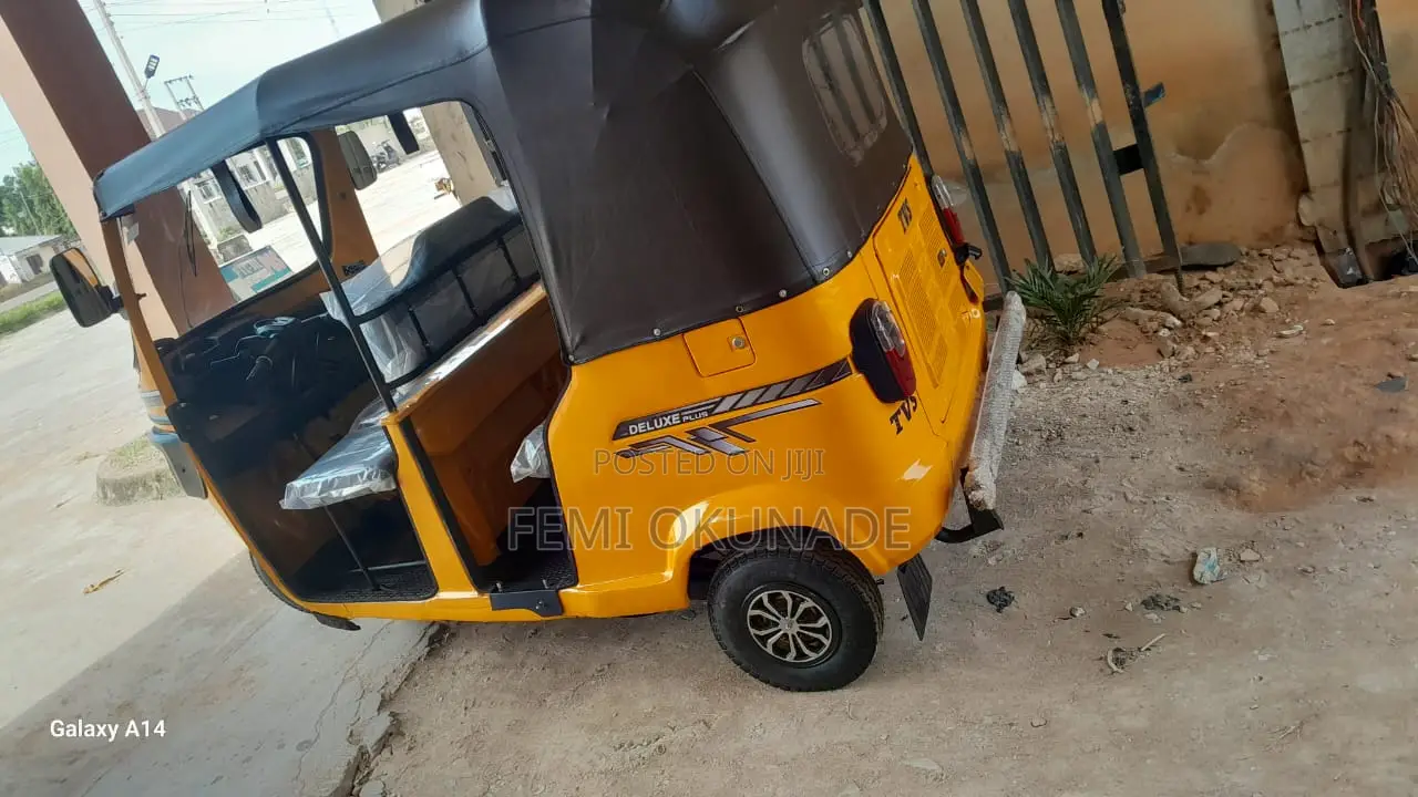 TVS King Deluxe Plus iTouch Start 2023 Yellow