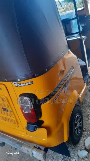 TVS King Deluxe Plus iTouch Start 2023 Yellow
