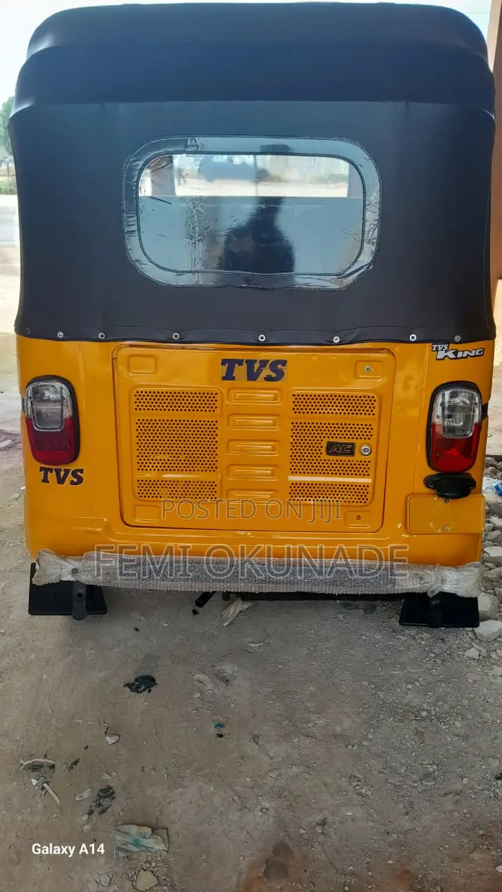 TVS King Deluxe Plus iTouch Start 2023 Yellow
