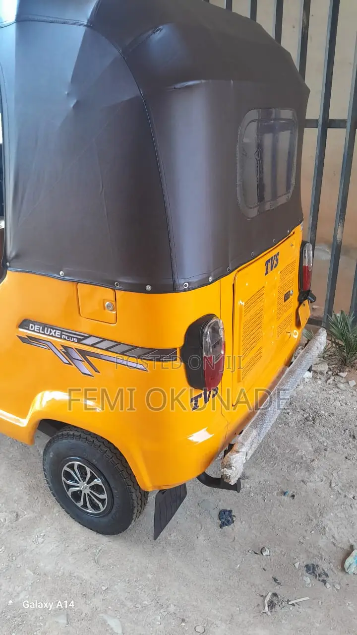 TVS King Deluxe Plus iTouch Start 2023 Yellow