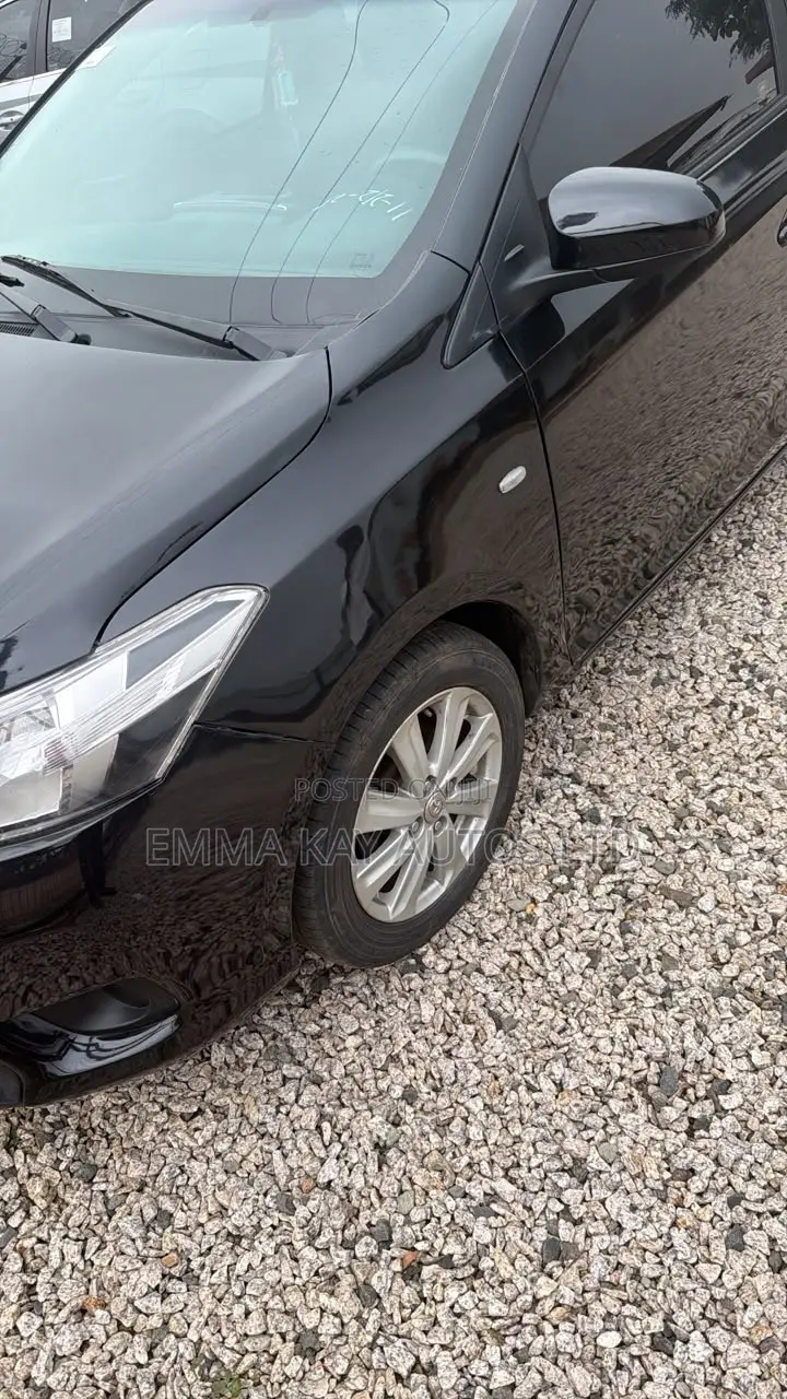 Toyota Yaris 2015 Black