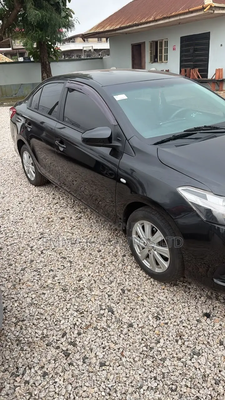 Toyota Yaris 2015 Black