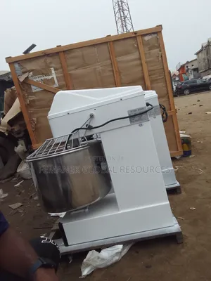 Ice Cube Maker