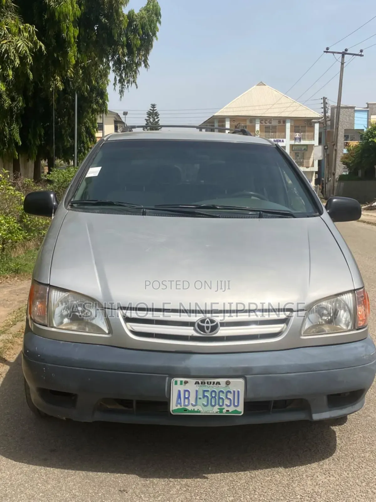Toyota Sienna LE & 1 hatch 2000 Gold