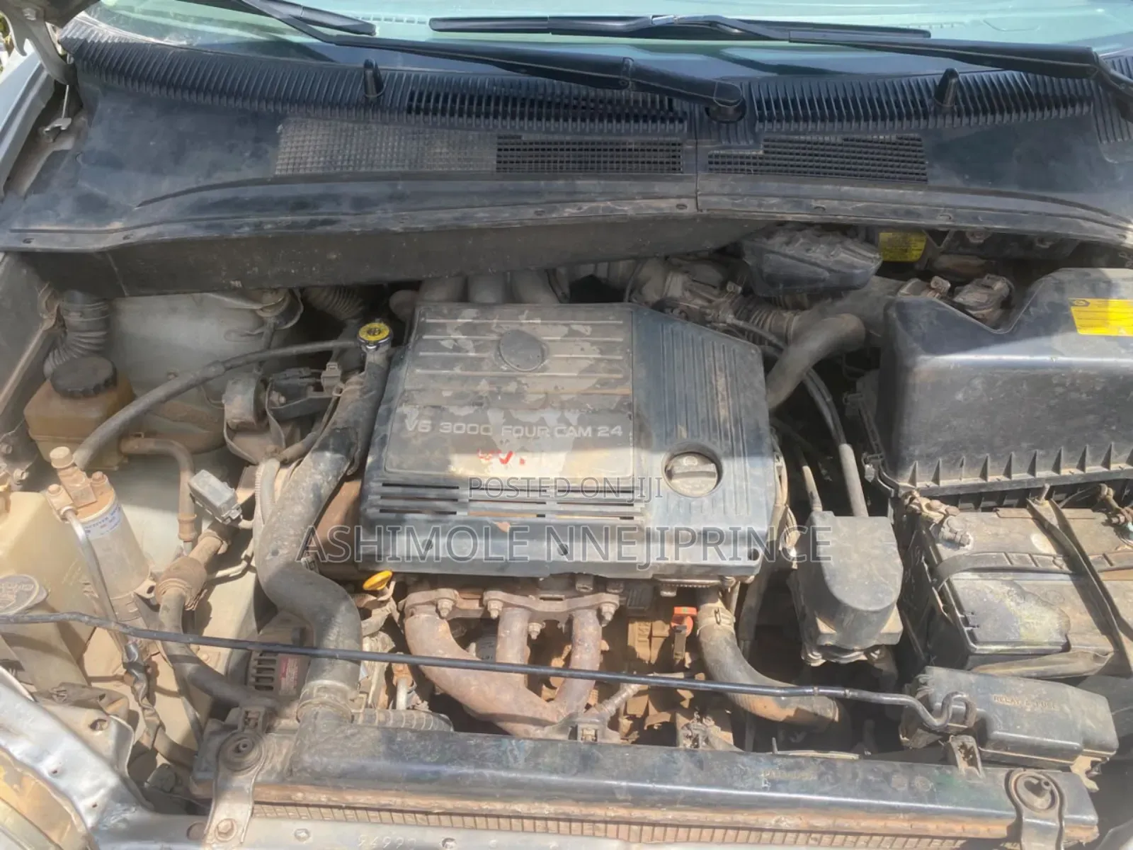 Toyota Sienna LE & 1 hatch 2000 Gold