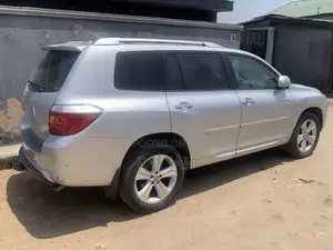 Toyota Highlander 2010 Silver