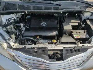 Toyota Sienna 2011 Blue