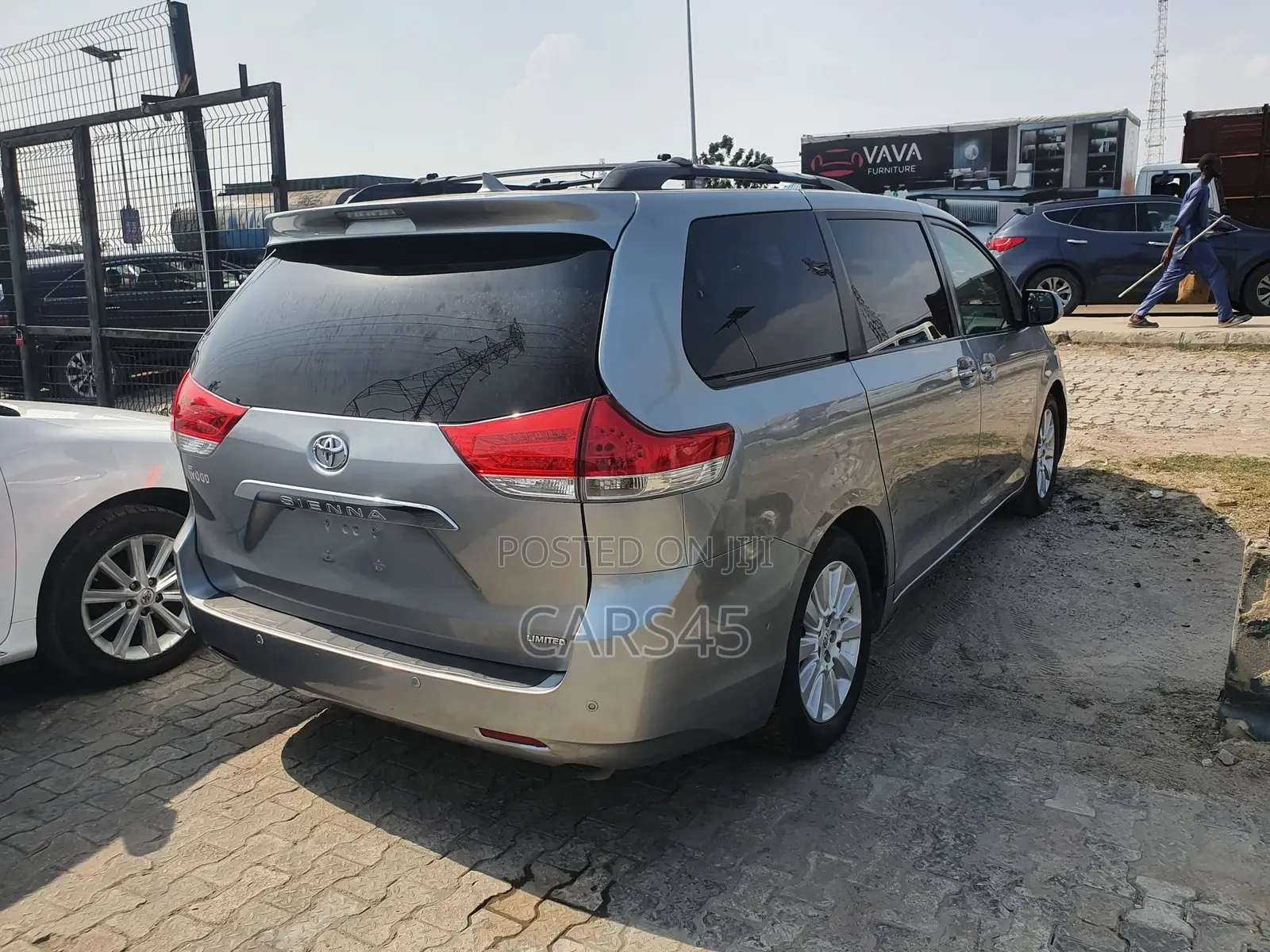 Toyota Sienna 2011 Blue