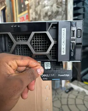 Server Dell PowerEdge R740 64GB Intel Xeon HDD+SSD 3T